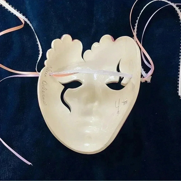 Beautiful Vintage Mardi Gras Ceramic Masks W/ 1 Signed New Orleans - Picture 9 of 9